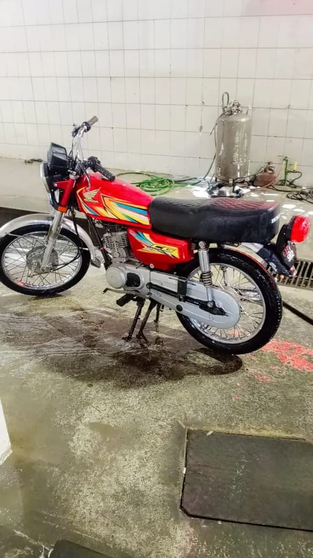 united 125
