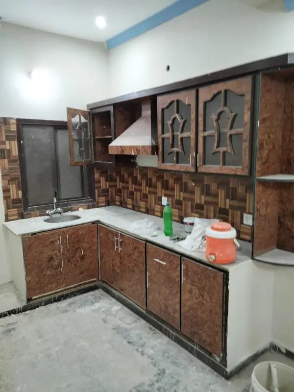 4marla first floor house avaible for rent