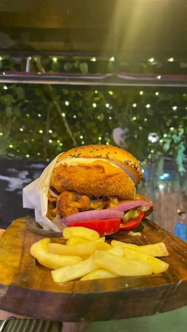 I Am Professional fast food chef and Concertor contact only WhatsApp