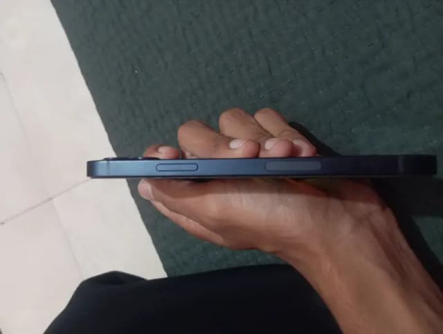 Apple iPhone 12