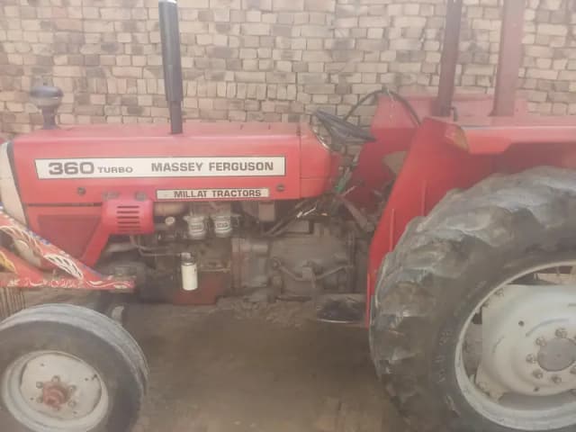 Massey 360 tractor plus trolley 0'3,03.7,0.49,0,0,2