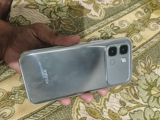 Infinix note edge 5g (8/256)