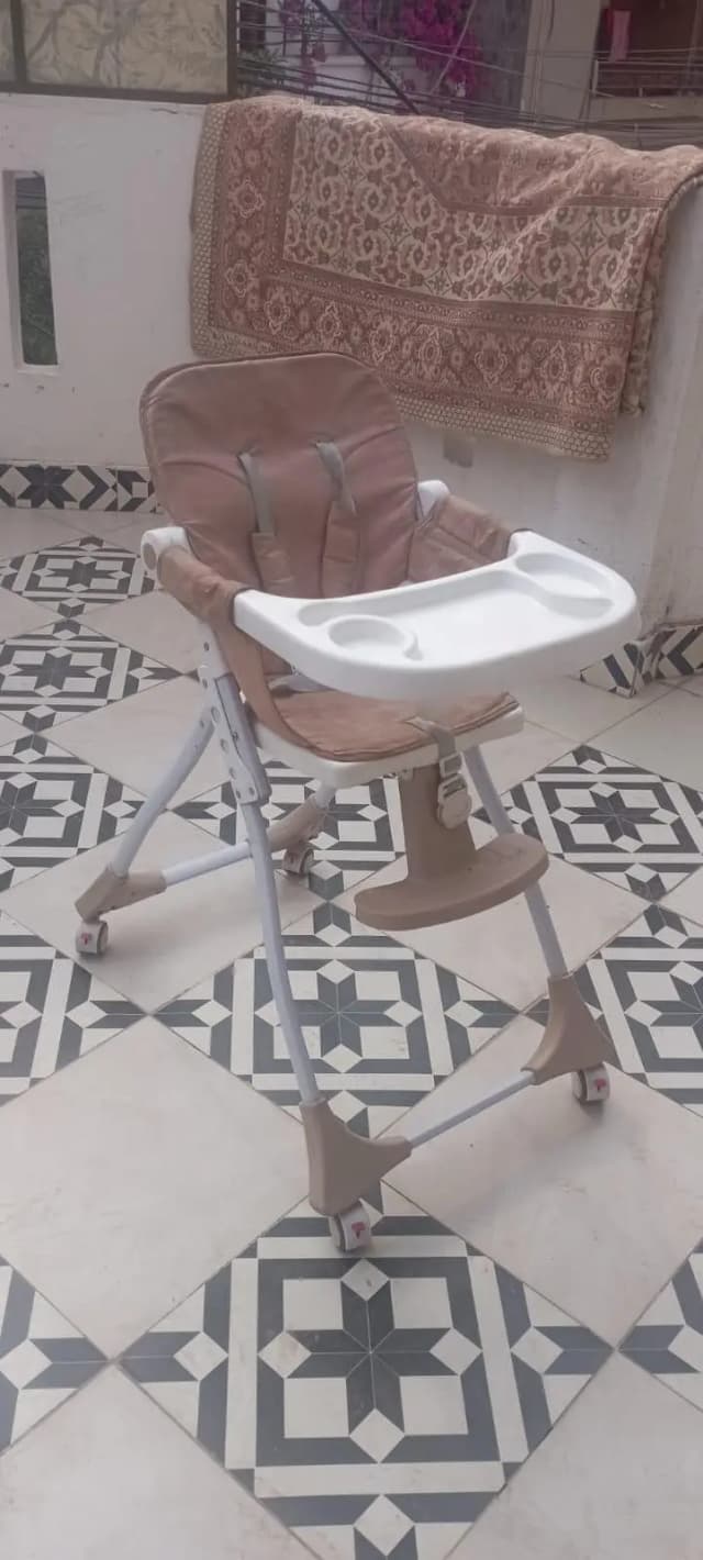 Kids High Chair for Urjent Sale