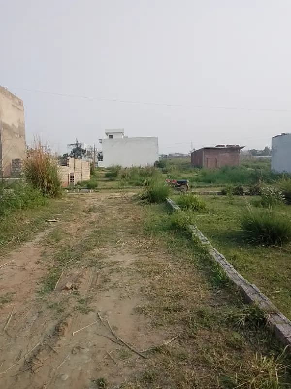 5 Marla beautiful plot in Habib Len