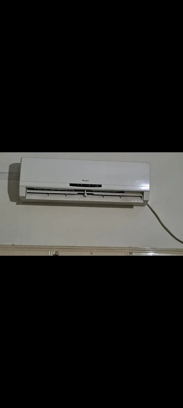 Gree 1 ton split 10/10 condition