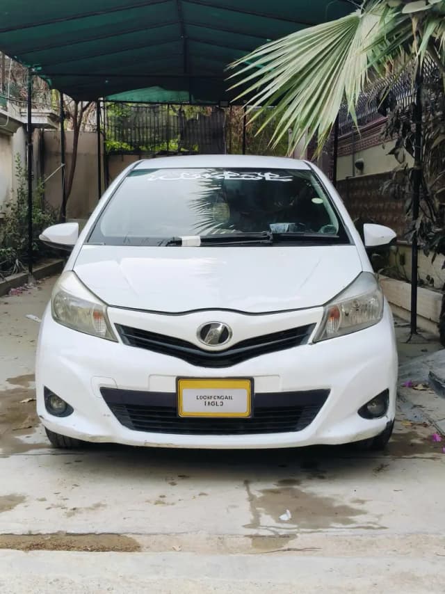 Toyota Vitz 2012