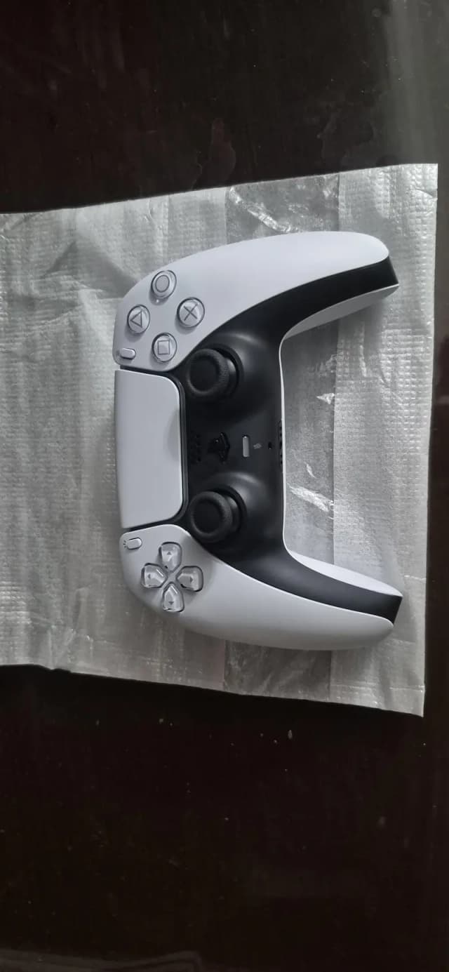 Brand new consol pulled white ps5 remote