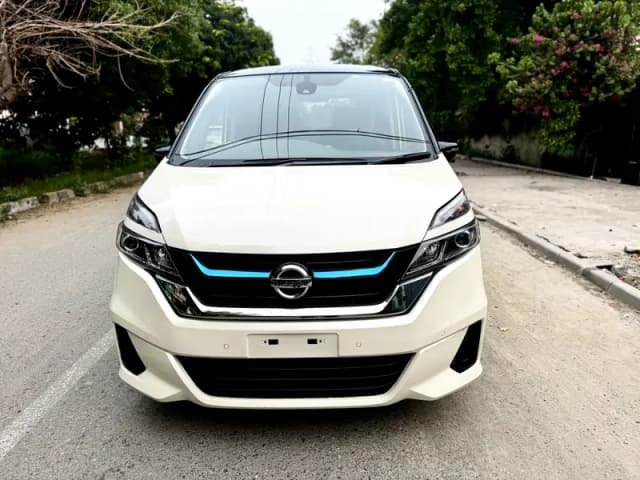 Nissan Serena 2018