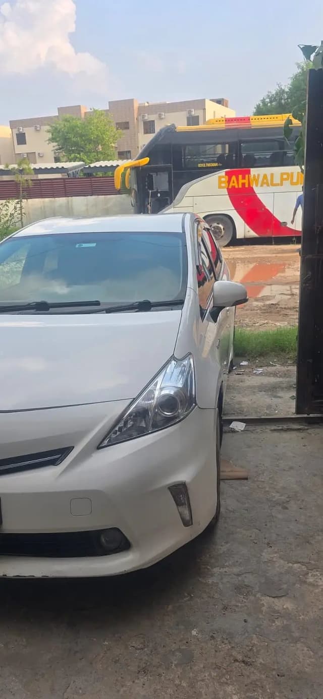 Toyota Prius Alpha 2013/2017 Model in Excellent Condition