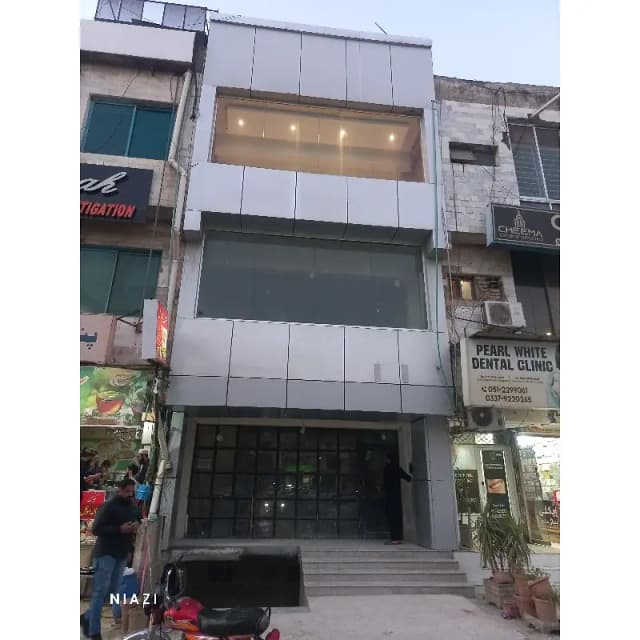 F-10 Markaz Ideal Location 950sqft Ground +1st Floor Commercial Space Available For Rent.