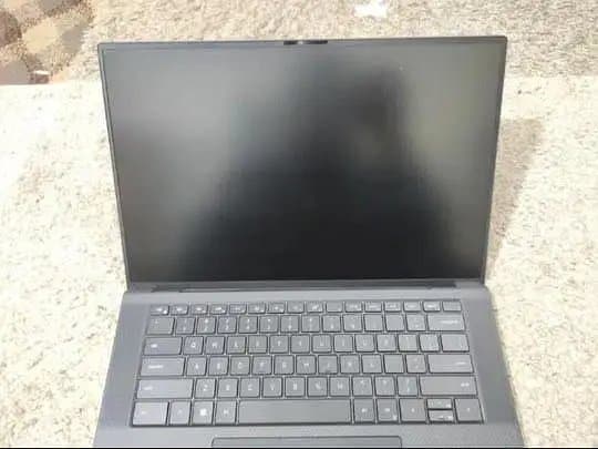 Laptop Dell XPS 15 – 12th Gen i7 (12700H) | RTX 3050 4GB | 16GB DDR5