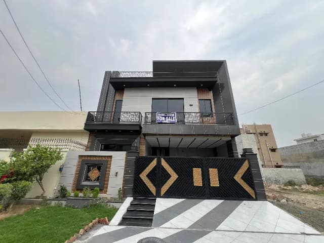 10 Marla brand new model house for sale in Lda avenue 1 block M (original picture)Doubel Hight