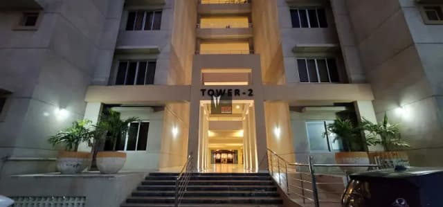 4200 Square Feet 5 Beds West Open Corner Apartment On Rent In Immaculate Condition With Maid Room In A Secure Gated Society Called Navy Housing Scheme Located Next To Karsaz And Sharah-E-Fais