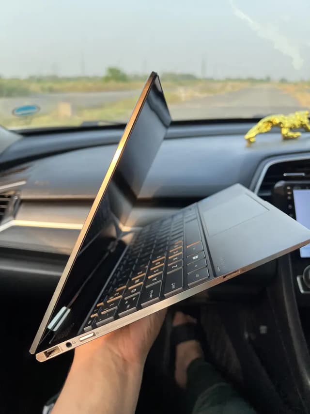 HP spectre i7th 8th generation 16ram 256gb touch 360x Rotate.