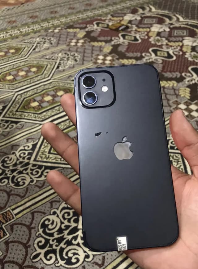 Apple iPhone 12