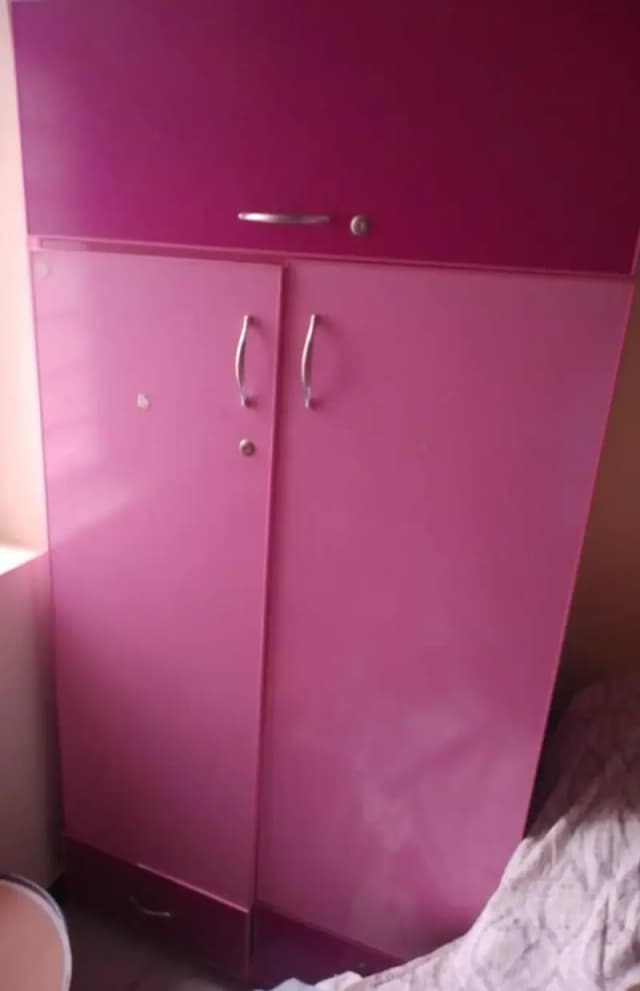 Kids wardrobe for sale it urgently.
