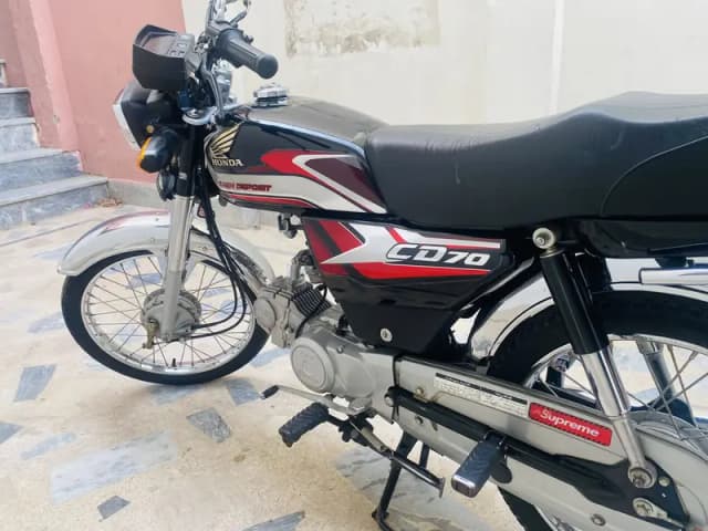 Honda Cd 70 Black colour Condition 10/10 Modal 25/26 Number laga hova