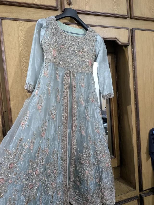 bridal/ partywear dresss