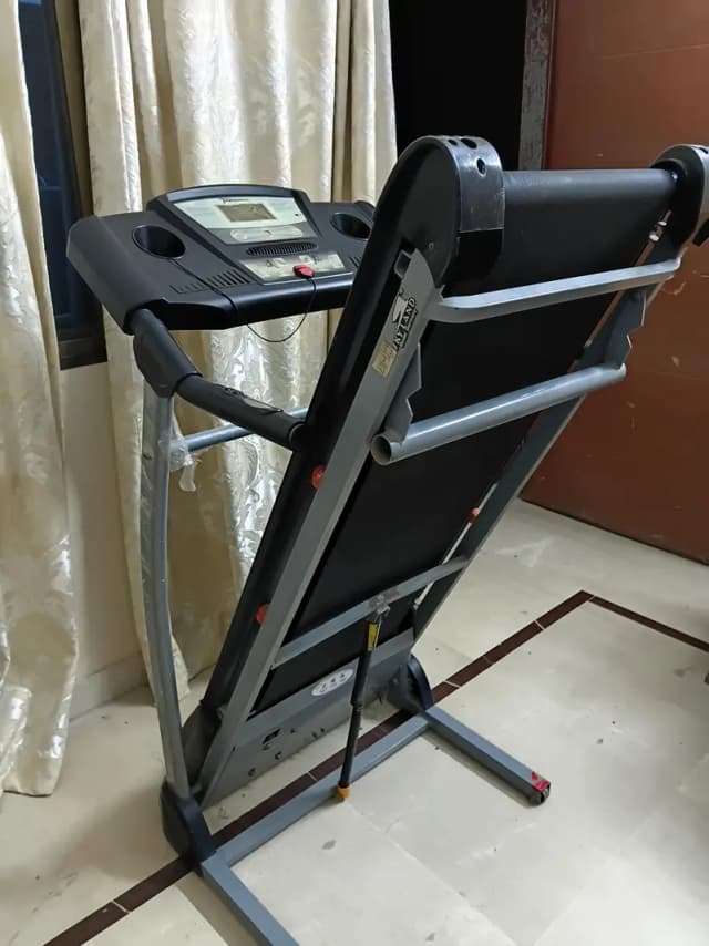 Skyland EM-1222 Treadmill