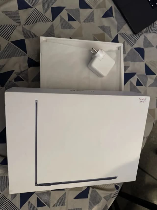 MacBook Air M4 (16/512)
