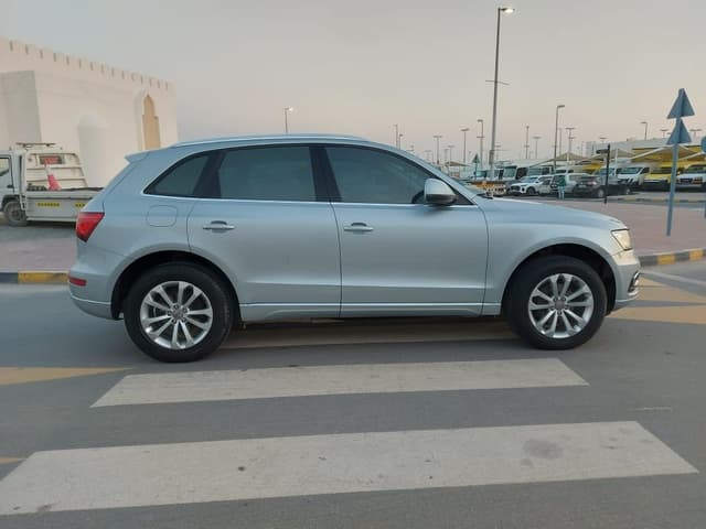 Audi Q5 40 TFSI Std 2.0L