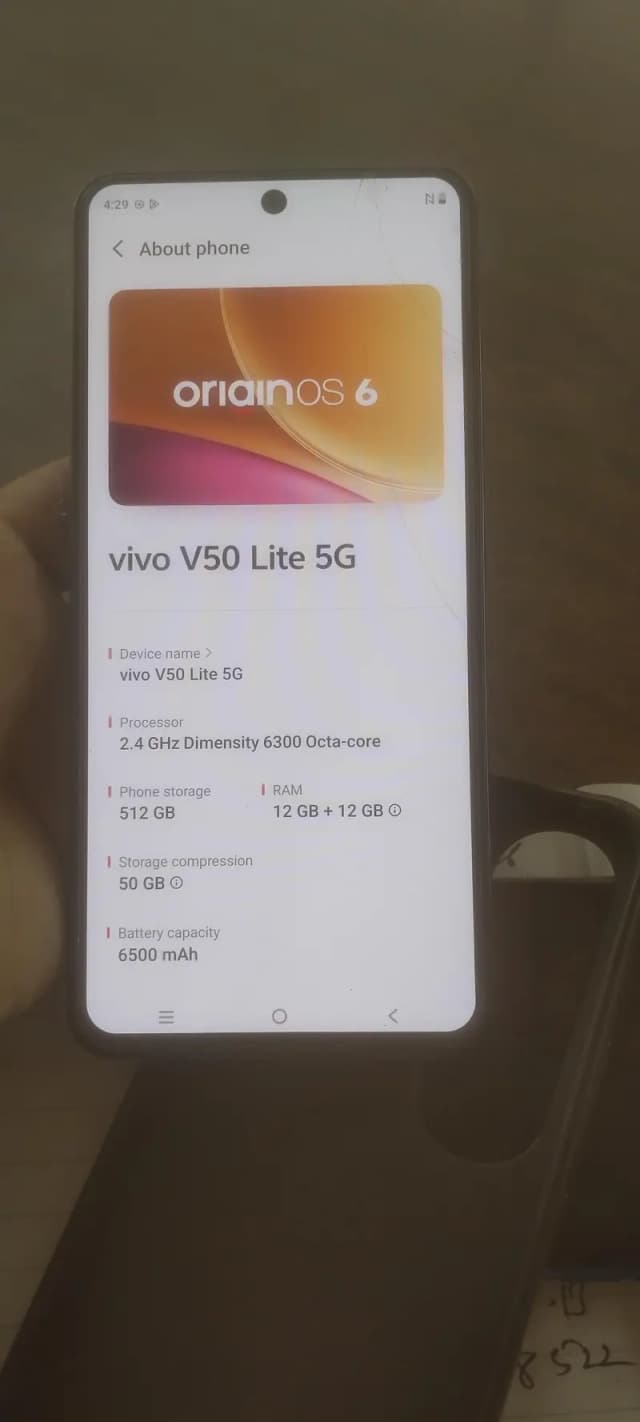 Vivo V5 Lite complete saman non pta h Dubai se lya ta 3 months use hua