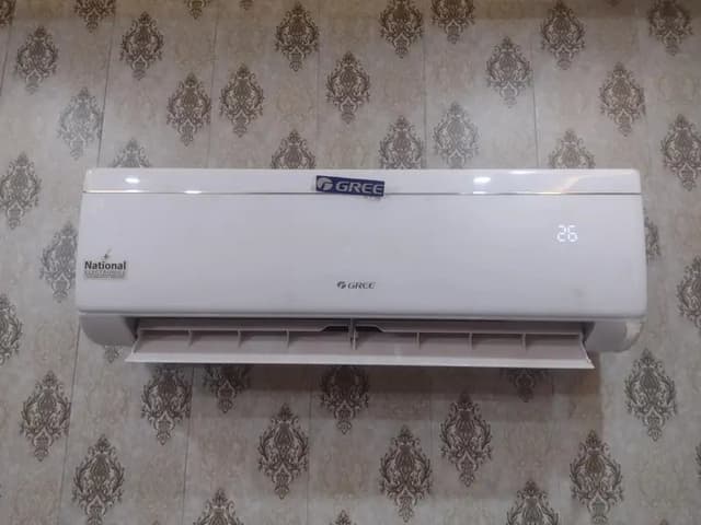 Gree AC DC inverter heat and cool T3 urgent for sale