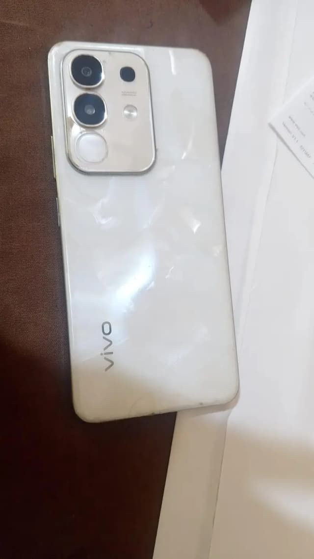 Vivo Y29 Offical pta  8gb 128gb Box charger sat ha. 1 Hand use urgent