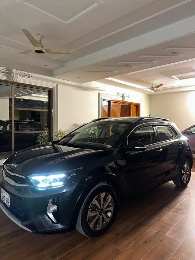 KIA STONIC 2022 FULL OPTION IN EXCELLENT CONDITION URGENT SALE