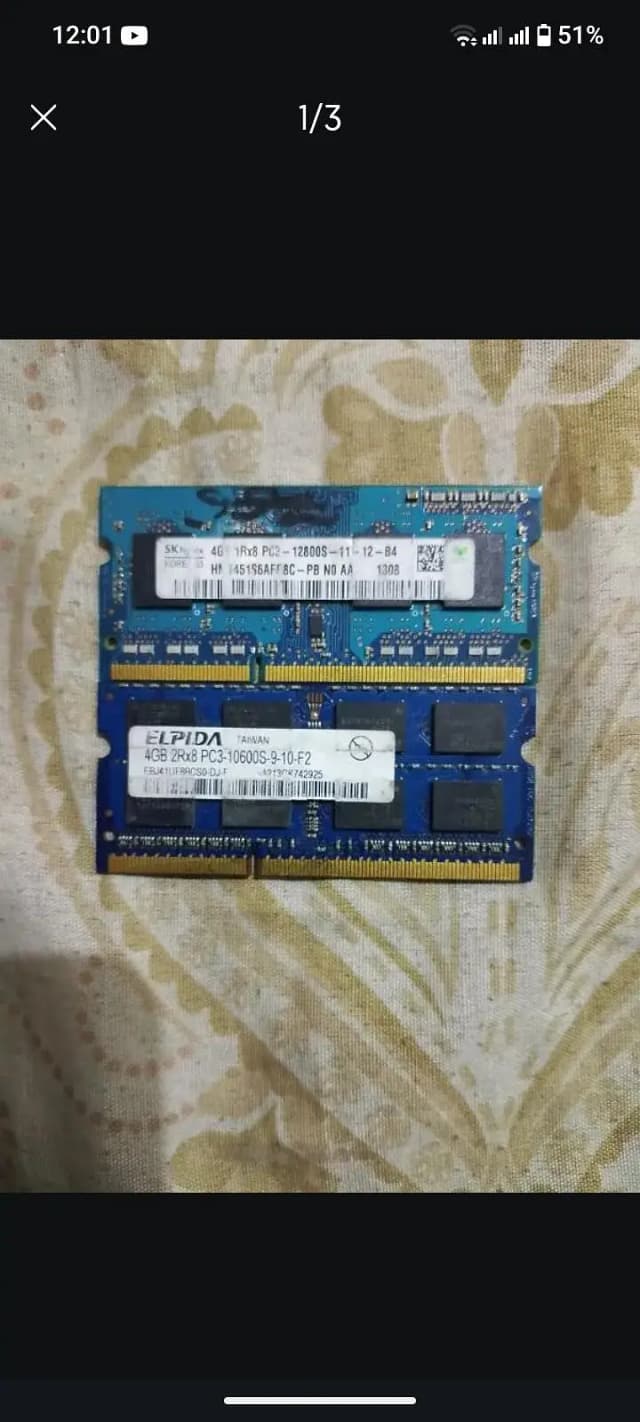 Two 4GB DDR3 laptop RAMs available for sale.