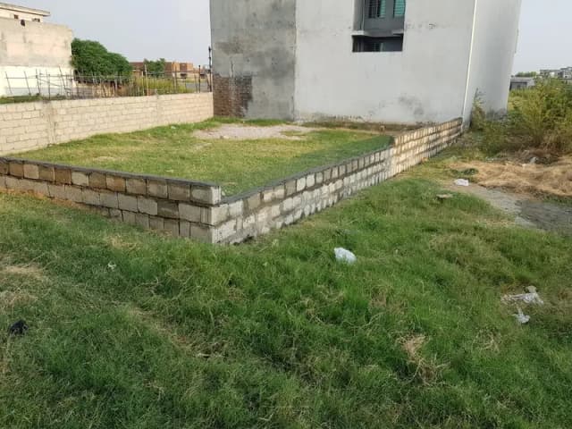 7.5 Marla plot For sale