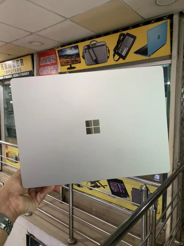 Microsoft Surface Laptop 3 | Core i5 10th Gen | 8GB RAM | 256GB SSD |