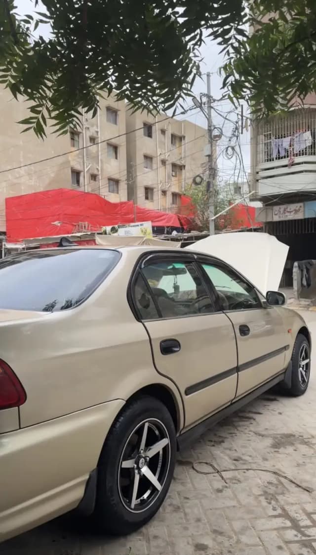 Honda Civic Oriel 2000