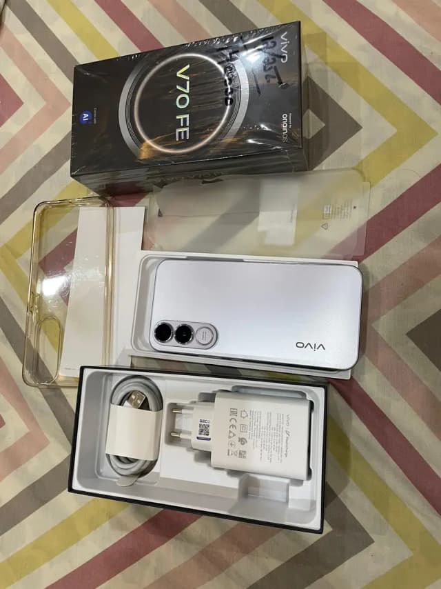 Vivo V70 FE 5G