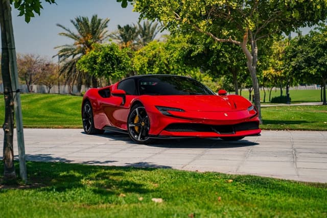 Ferrari SF90 STRADALE Clean title Low mileage 2key no accident no paint under warranty and service contract from agency Fu