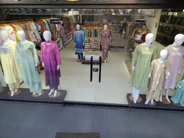 Property Links Offer 1200 Square Feet Shop Availabel For Rent Main Round About I-8 Markaz Islamabad