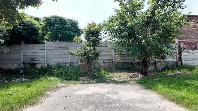 B BLOCK NEAR TO THIS GOOD LOCATION PLOT FOR SALE