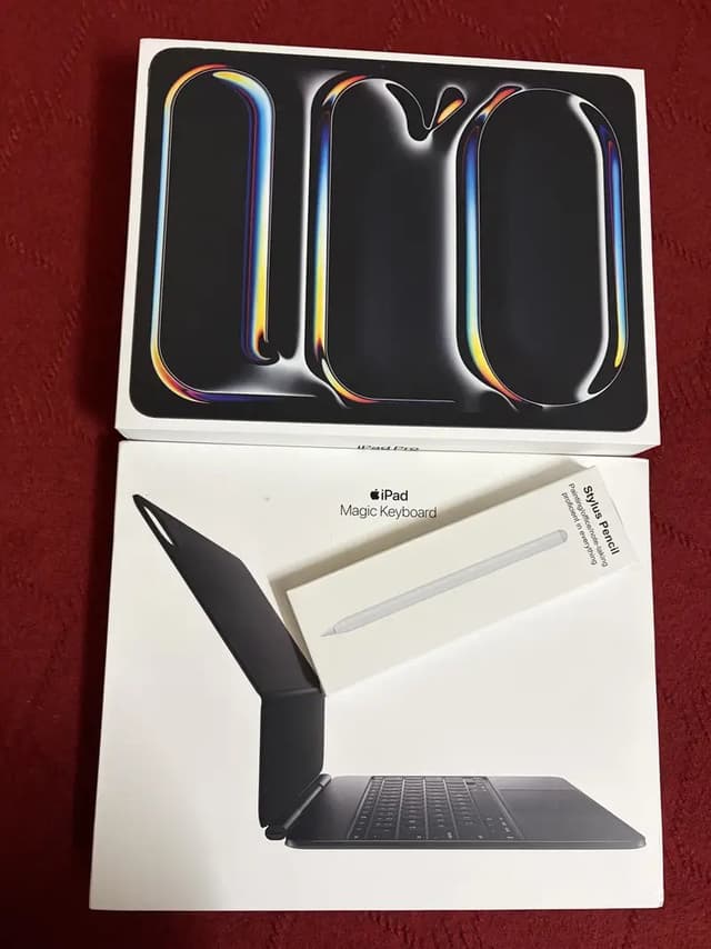 Apple IPad Pro M5 13” With Magic Keyboard