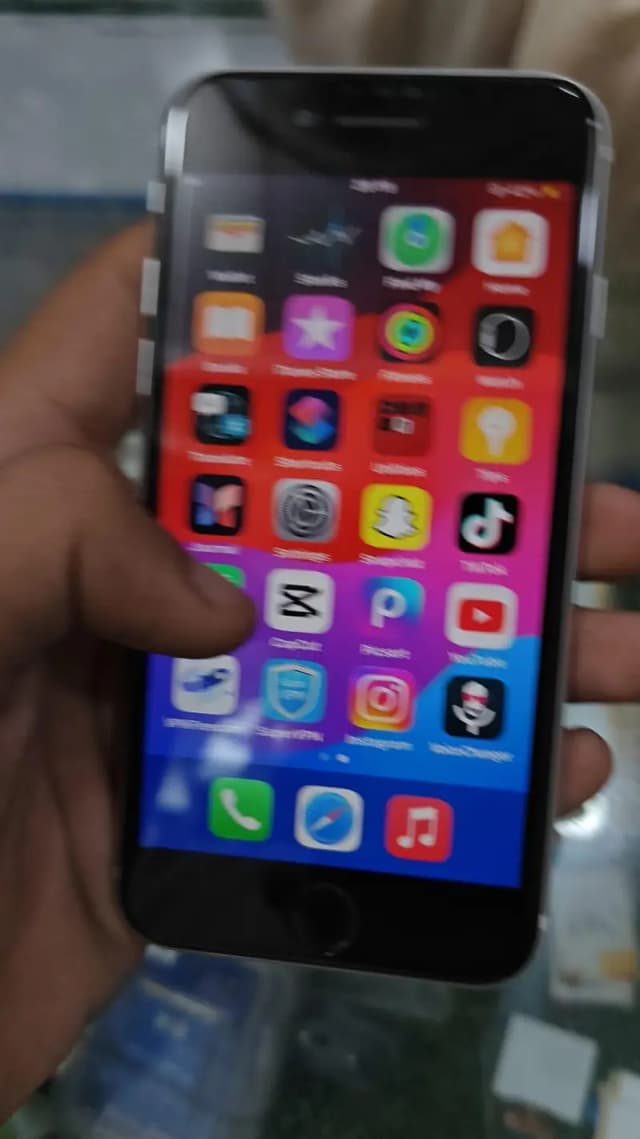 Apple iPhone SE 2022