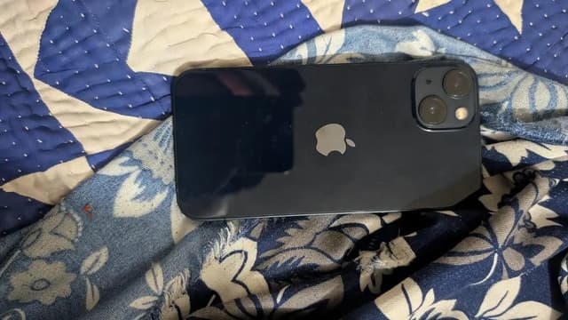 Apple iPhone 13