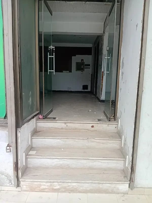 4 MARLA GROUND FLOOR FOR RENT WITH MAZANINE