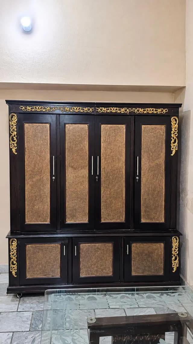 4 door wooden wardrobe /Almare