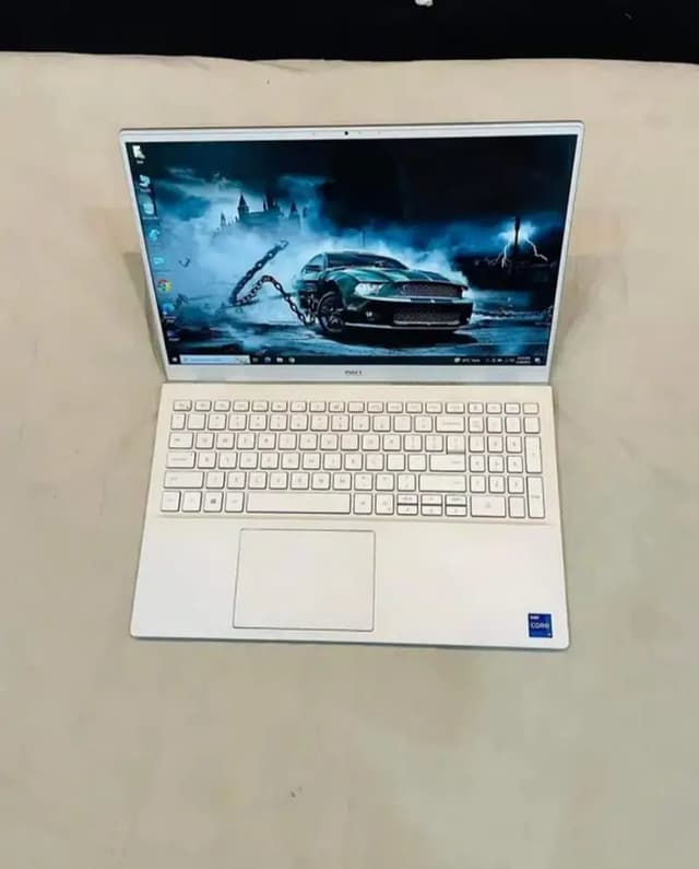 Dell Laptop Core i7 11th Generatn 32Gb Ram ` apple i5 Core i