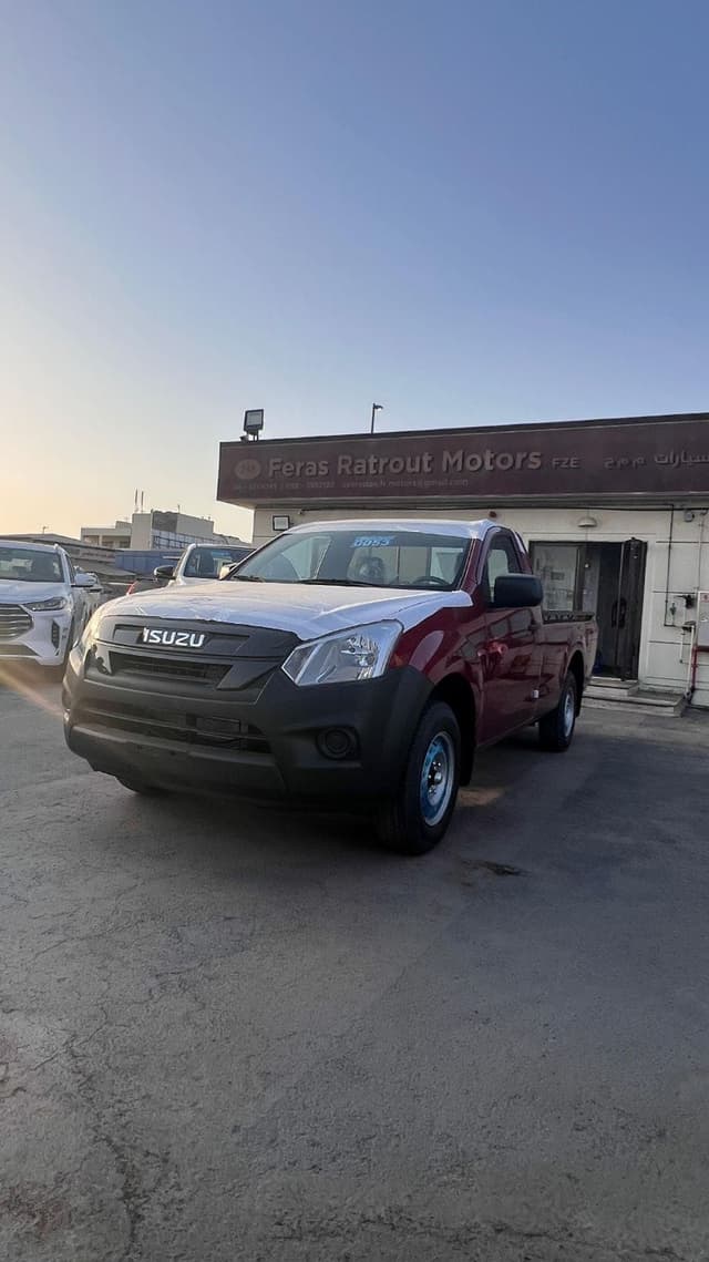 Isuzu D-MAX STANDARD STD Isuzu D Max SC 4x2 Engine 2.5L MY 2026