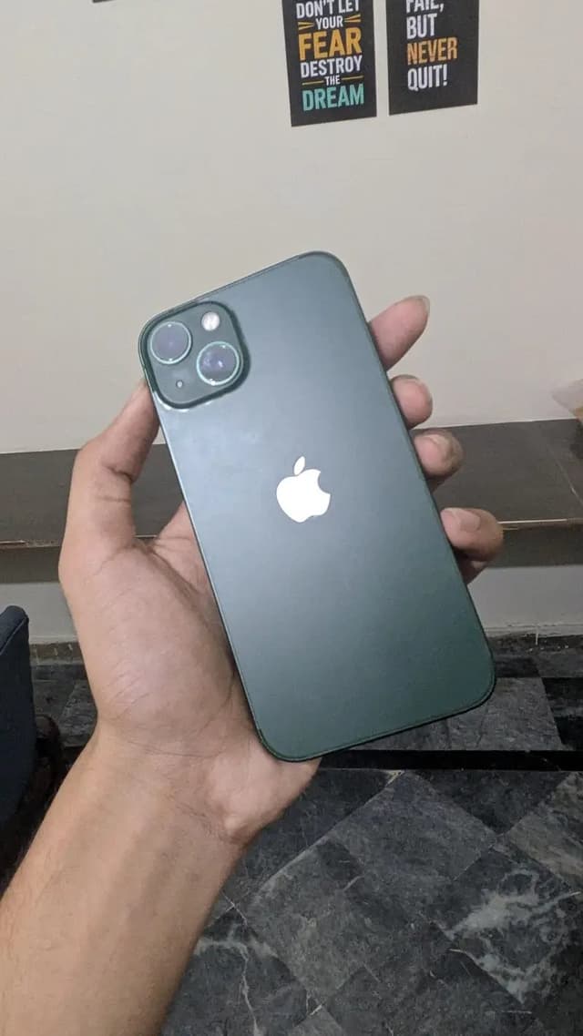 Apple iPhone 13