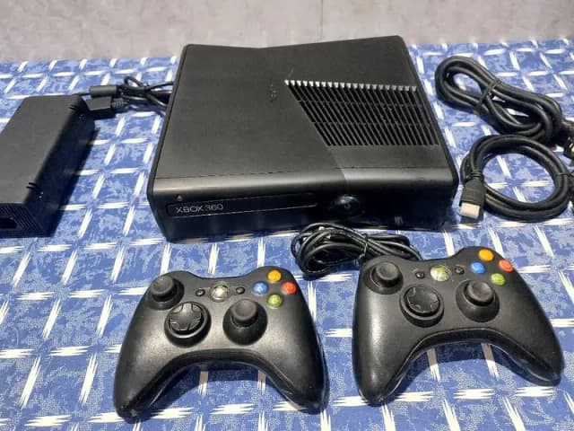 Xbox 360 Slim 250gb 03184601012