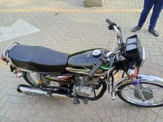 Honda bike 125 CG for sale model 2016 03,22,,93,,99,,4,,85