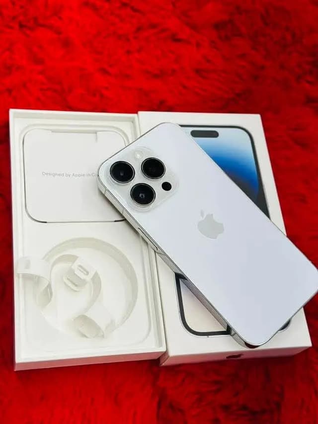 i Phone 8plus, 11,12,13,14,15 pro max on instalment Whatsap 3224144692