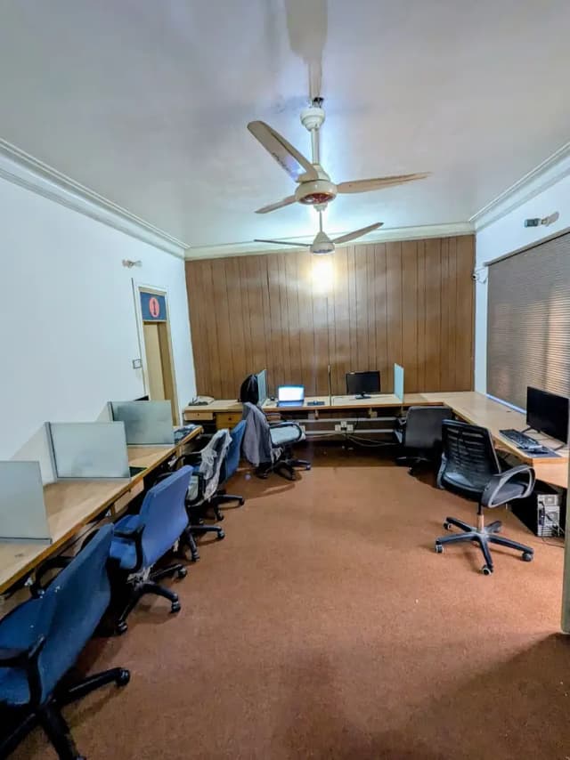 Co-working / Shared Desk / Seperate office -  Gulshan in Just 5000 PKR