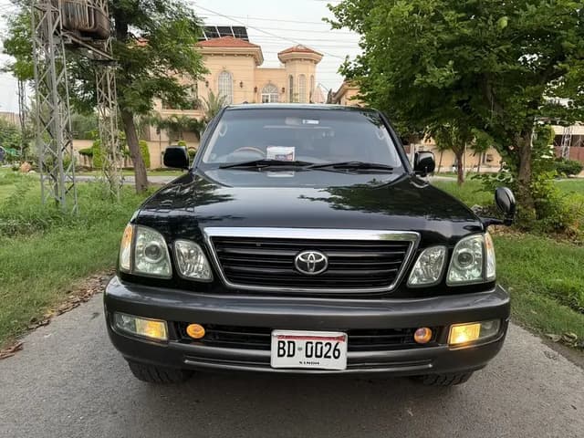 Toyota Land Cruiser Cygnus 2004